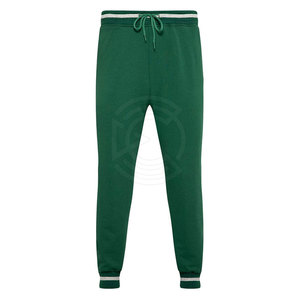 Ensemble de survêtement tendance pour homme avec un design élégant, une matière douce et respirante, parfait pour une utilisation décontractée - Product Image 6