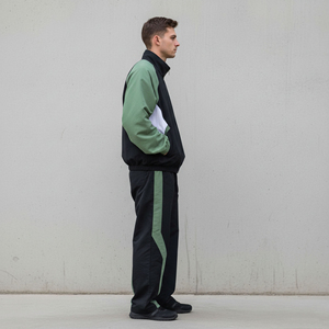 Conjunto de dos piezas para hombre: Sudadera con capucha extragrande y corte holgado con logo personalizado y pantalones de chándal acampanados estilo jogger. - Product Image 2