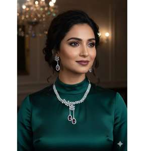 Conjunto de collar de latón de primera calidad con acabado en oro antiguo para mujeres, ideal para fiestas y funciones tradicionales, disponible para la venta. - Product Image 1