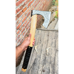 Hacha de Supervivencia Premium Hecha a Mano de Acero al Carbono para Camping, Tomahawk de Madera para Bushcraft, Hacha para Senderismo al Aire Libre con Funda de Cuero - Product Image 4