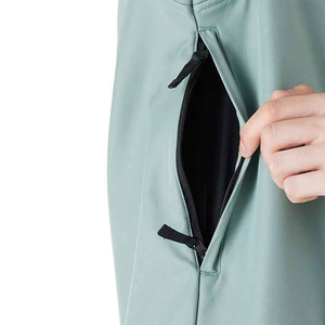 Combinaison de ski pour femmes grande taille avec fermeture éclair, dotée de propriétés respirantes technologiques pour le ski et le snowboard - Product Image 6