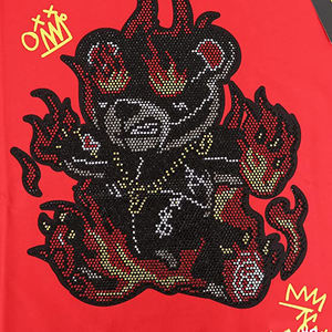 Camiseta exclusiva con pedrería y brillo de cristal de lujo, tela de algodón suave, diseño ajustado, perfecta para amantes del moda de alta gama. - Product Image 3