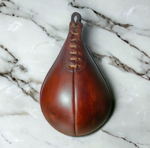 Bolsa de velocidad de cuero vintage: Pelota de entrenamiento de boxeo hecha a mano, HECHO EN INGLATERRA - Product Image 3