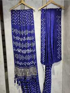 Dernier modèle de sari pour femme en fausse fourrure de haute qualité, imprimé et orné de motifs Gujarti, idéal pour les fêtes et festivals, par Fab Zone, en stock - Product Image 3