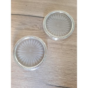 Sets de table ronds en verre avec bordure argentée, design moderne, antidérapants, diamètre 300 mm - Product Image 1