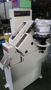 [Maquinaria CCM (Chang Cho)] Máquina roscadora de roscas de la serie CCM CR-02, 550 piezas/min, rodillo roscador industrial para tornillos - Product Image 3