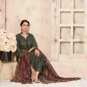 Colección de invierno Tawakkal para mujer, viscosa bordada, 3 piezas, Sari, estampado digital, volumen Noor E Saba - Product Image 2