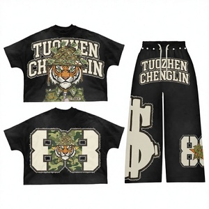 Conjunto de Dos Piezas con Estampado Gráfico Retro Vintage, Camiseta Corta con Estampado de Tigre y Pantalones Deportivos Anchos Holgados, Ropa Deportiva Urbana para Hombre - Product Image 2