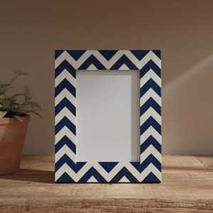 Cadre photo moderne en résine et os incrusté, fait main, support photo de luxe avec motif personnalisé pour intérieur contemporain - Product Image 4