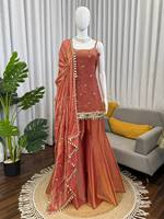 Ensemble Sharara brodé pour femme avec dupatta, Kurti court et pantalon Palazzo, orné de broderies lourdes à la main, idéal pour les fêtes, mariages et remises de diplômes Fendy