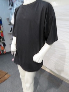 T-shirt Streetwear Oversize Noir Uni Personnalisé de Haute Qualité avec Logo Entièrement Imprimé, 300 Grammes, Coupe Ample et Longue, Idéal pour la Sérigraphie - Product Image 2