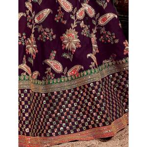 Lehenga Choli en taffetas brodé pour mariée avec perles et dentelle - Product Image 2