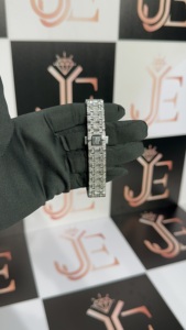 Montre de luxe victorienne en acier inoxydable avec 50 diamants Moissanite Ronda pour hommes et femmes, affichage numérique, résistante à l'eau 10 ATM - Product Image 4