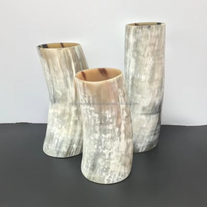 Vaso de chupito de cuerno Natural estilo vikingo pequeño licor hecho a mano y taza de tequila fiesta Barware OEM/ODM y venta al por mayor aceptado - Product Image 1