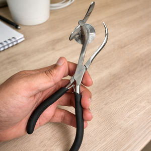 Pince coupante pour anneaux en acier inoxydable, prix d'usine, poignée noire, légère, réutilisable, qualité A+, personnalisable, pour la découpe de bijoux - Product Image 2
