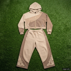 Conjunto deportivo de dos piezas para mujer con sudadera con cremallera y bloques de color con pedrería y pantalones deportivos de pierna ancha - Product Image 6