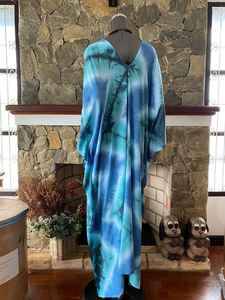 Vestido Kaftan de Rayón con Estampado Shibori Turquesa, Talla Grande, Corte Holgado y Fluido, Ropa de Playa para Mujer - Product Image 2