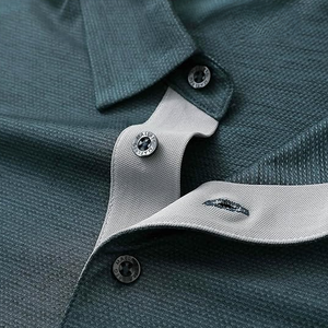 เสื้อโปโลชายทรงเข้ารูป พร้อมบริการสกรีนโลโก้ ป้ายแบรนด์ และงานปัก สำหรับธุรกิจหรือชุดยูนิฟอร์มทีม - Product Image 5