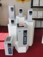 Variateur de fréquence haute puissance 380V avec MODBUS pour l'intégration en usine intelligente, contrôle du moteur et du compresseur, surveillance à distance