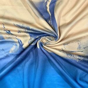 Chemise de protection solaire active à manches longues pour homme, imprimé géométrique à blocs de couleur, col rond, rash guard, 100% polyester numérique - Product Image 4