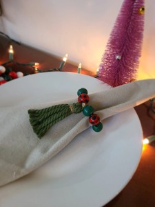 Anneaux de serviette en bois bohème avec pompons, forme circulaire perlée blanche, décoration de table écologique, accessoire de mariage - Product Image 3