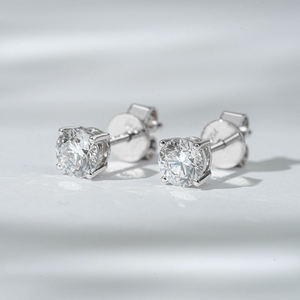 Pendientes de Moissanita de Platino PT950 VVS Premium con Certificación de Terceros, Clásicos Solitarios de 4 Puntas, de Lujo de Alta Gama - Product Image 6