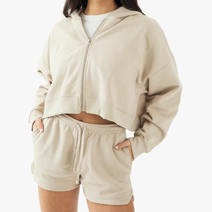 Conjunto deportivo ecológico con logotipo personalizado, conjunto de 2 piezas con sudadera con cremallera y pantalones cortos plisados para mujer, conjunto de chándal holgado para gimnasio. - Product Image 1