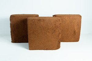 KL Export Bloc de Fibres de Coco et de Tourbe Biologiques 5Kg Haute Rétention d'Eau Écologique pour la Culture Agricole et les Fleurs - Product Image 4