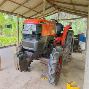 รถแทรกเตอร์คูโบต้า L4508 รุ่นใหม่ รถแทรกเตอร์ขนาดเล็ก ขับเคลื่อน 4 ล้อ 4WD พร้อมที่ตักด้านหน้า สำหรับงานเกษตรกรรม - Product Image 3