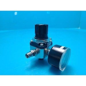 Regulador de Gas de Alta Presión SMC SRH3000-01, Usado, Piezas de Equipos Legacy Semiconductor - Product Image 1