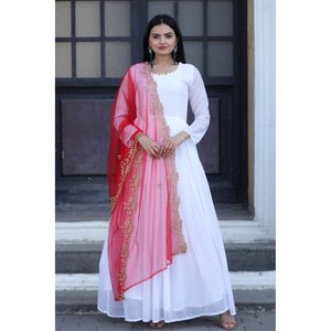Ensemble robe et dupatta de créateur XL avec broderie Zari - Product Image 6