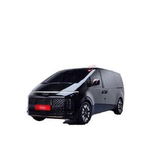 Hyundai Starex 4x4 Lounge 7 places SUV 2023, 16 541 km, moteur diesel, boîte automatique, sièges en cuir, conduite à gauche, propulsion arrière - Product Image 1