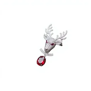 Broche élégante et tendance en forme de tête de cerf argentée avec pierres en zircon, épinglette de revers, bijou pour femmes et hommes, idéale pour les mariages et les occasions spéciales - Product Image 1