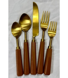Ensemble de couverts design haut de gamme avec manche en résine torsadée, décoration d'intérieur, ensemble de couverts en acier inoxydable, accessoires de cuisine et de table - Product Image 1