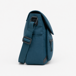 Sac messager pour homme fabriqué avec un matériau durable, des poches pratiques et une sangle de transport réglable pour le travail et les activités de plein air - Product Image 2