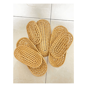 Panier et plateau en rotin tressé, fabriqués avec du rotin de qualité supérieure pour le rangement des fruits et comme accent décoratif, fabrication vietnamienne. - Product Image 1