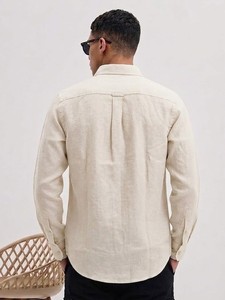 Chemise décontractée en coton beige pour homme, manches longues, col rabattu, couleur unie, respirante, idéale pour l'été - Product Image 2