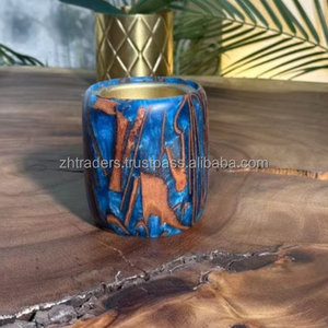 Brûleur d'encens arabe en bois poli à la main de luxe avec détails en résine d'oud pour une fragrance d'intérieur haut de gamme et une sérénité du Ramadan Moubarak - Product Image 1