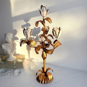Candelabro de Tulipanes de Latón Hecho a Mano, Decoración para el Hogar, Portavelas de Metal, Diseño Floral Artístico - Product Image 3