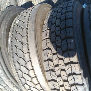 ยางรถบรรทุกแบบร่องเส้นตรงสำหรับตำแหน่งบังคับเลี้ยว - Product Image 2