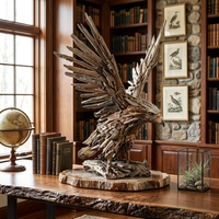 Sculpture d'aigle moderne en bois artisanal, en bois flotté de teck, avec ailes écartées, statue d'oiseau, décoration de sol, pièce unique pour mariage