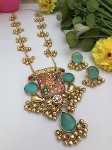 Ensemble de bijoux ethniques tendance en or plaqué cachemire pour femmes, collier et boucles d'oreilles avec perles d'imitation, collier classique - Product Image 2