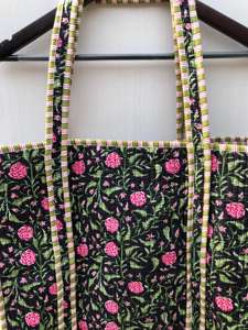 Sac fourre-tout matelassé vintage pour femme en coton indien, avec fermeture éclair, imprimé floral fait main, personnalisable, pour l'hiver et l'été - Product Image 5