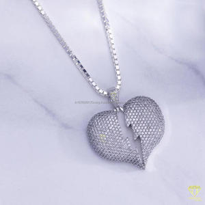 Pendentif Cœur Brillant en Argent Sterling avec Diamants Moissanite, Bijoux Urbains Hip Hop - Product Image 2