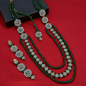 Ensemble de collier long plaqué or avec pierres autrichiennes et perles DMT24 GREEN, collection de bijoux tendance - Product Image 1