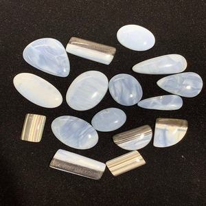 Vente en gros de cabochons d'opale bleue et blanche naturelle de haute qualité pour la création de bijoux - Product Image 4