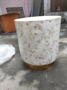 Tabouret ange en résine artisanale avec forme personnalisée, artisanat décoratif pour la maison, ARTISANAT EN RÉSINE - Product Image 3