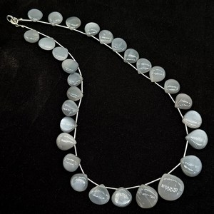 Collier en pierre de lune grise naturelle, forme cœur lisse, fait main, minimaliste, collier ras du cou, bijoux fins pour femmes, vente en gros - Product Image 6