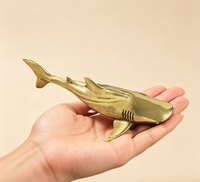 Ornements d'art électroplaqués en laiton en forme de requin, qualité fiable, directement de l'usine, décoration de voiture, cadeau animal 3D