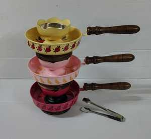 Ensemble brûleur d'encens indien en métal jaune à motif floral, avec pince en métal à manche en bois faite à la main, pour la décoration intérieure toute l'année - Product Image 4